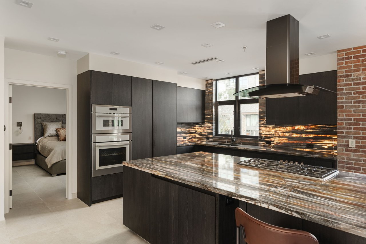 555 Front St, Unit 204