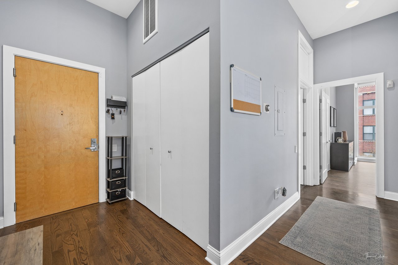 939 W Madison Street Unit: 301