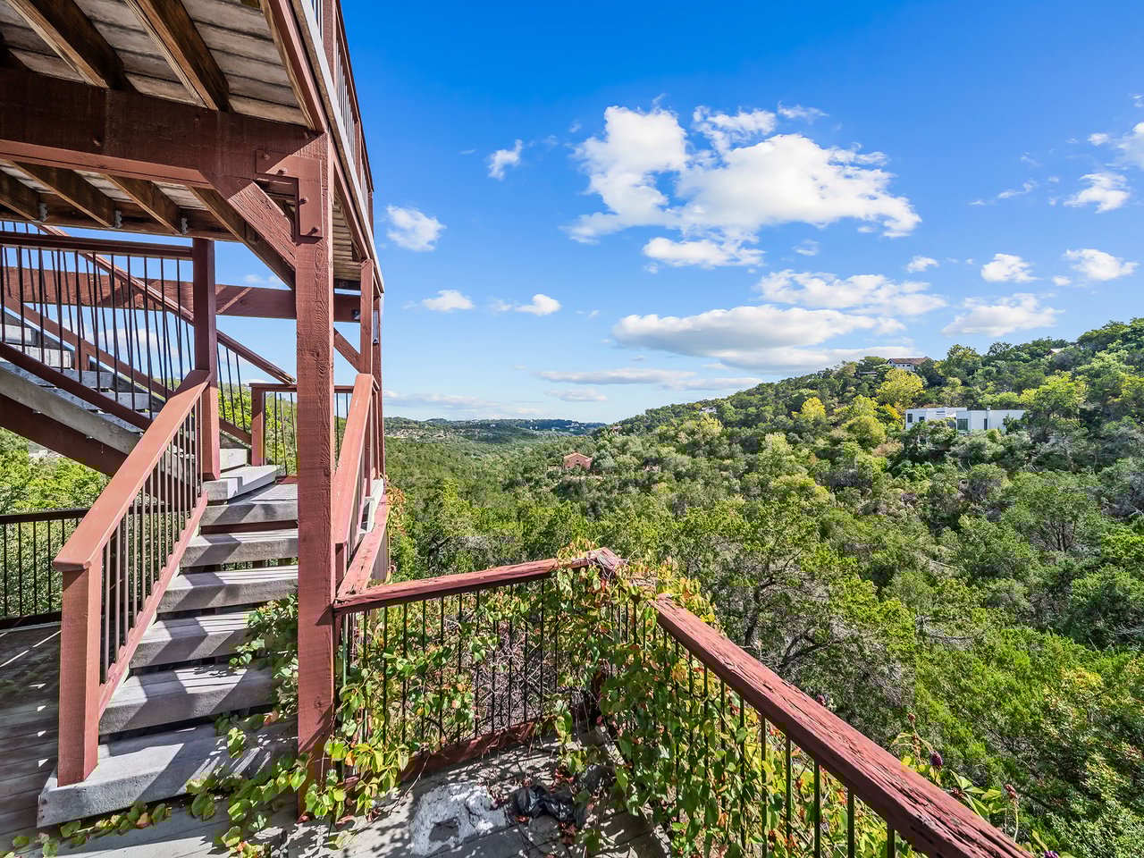 1302 Circle Ridge Drive