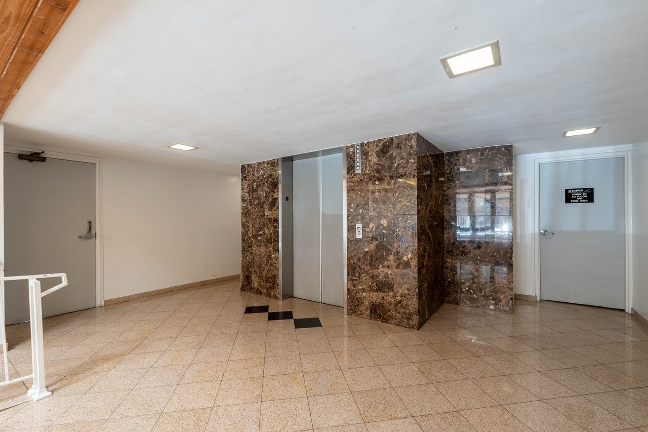 5135 Zelzah Ave #305