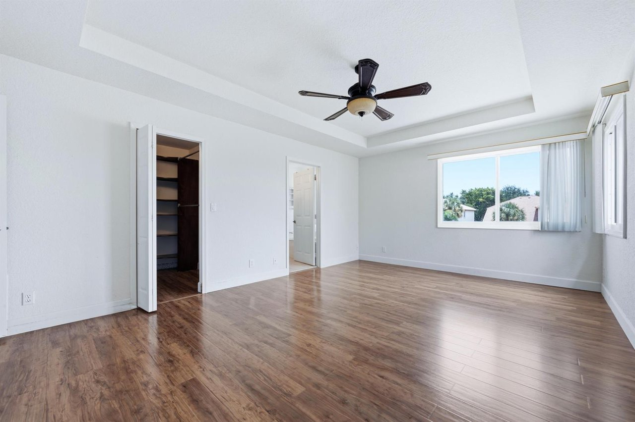 8113 Bautista Way