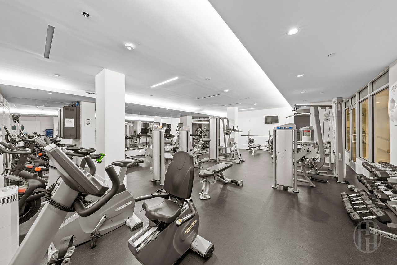 303 E 33rd Street 2-L