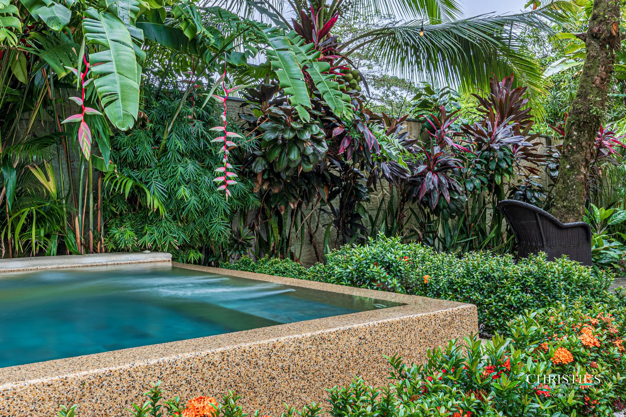 Uvita Paradise Hotel – Walk-to-Beach Boutique Hospitality Opportunity