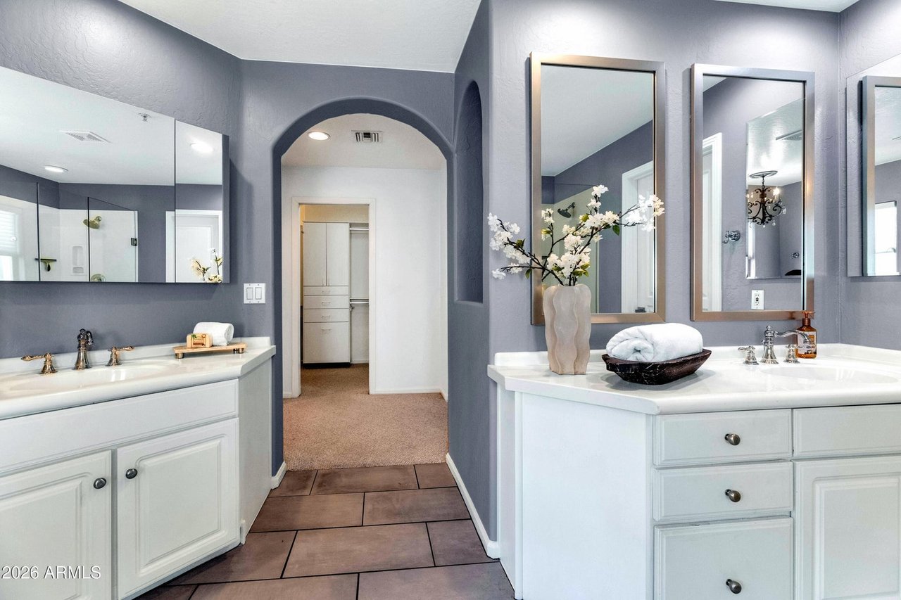 20802 N GRAYHAWK Drive 1003