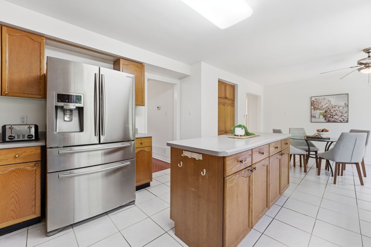 5211 Micmac Cres