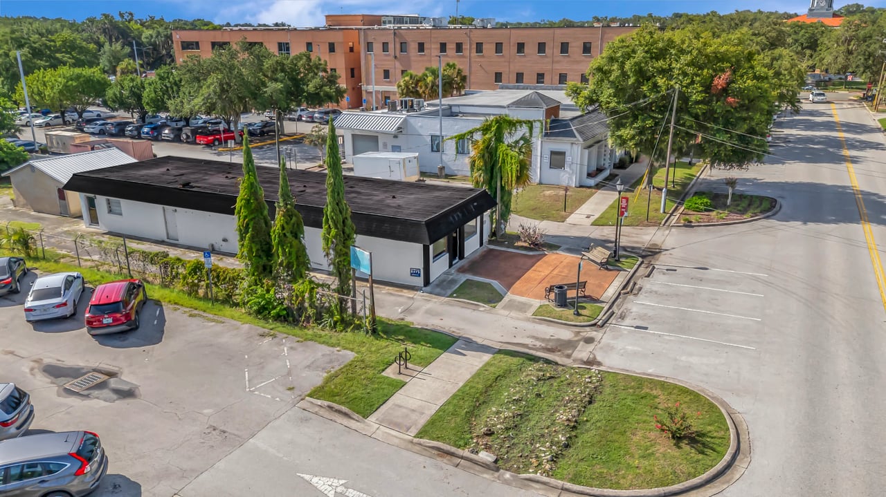 124 N Apopka Ave