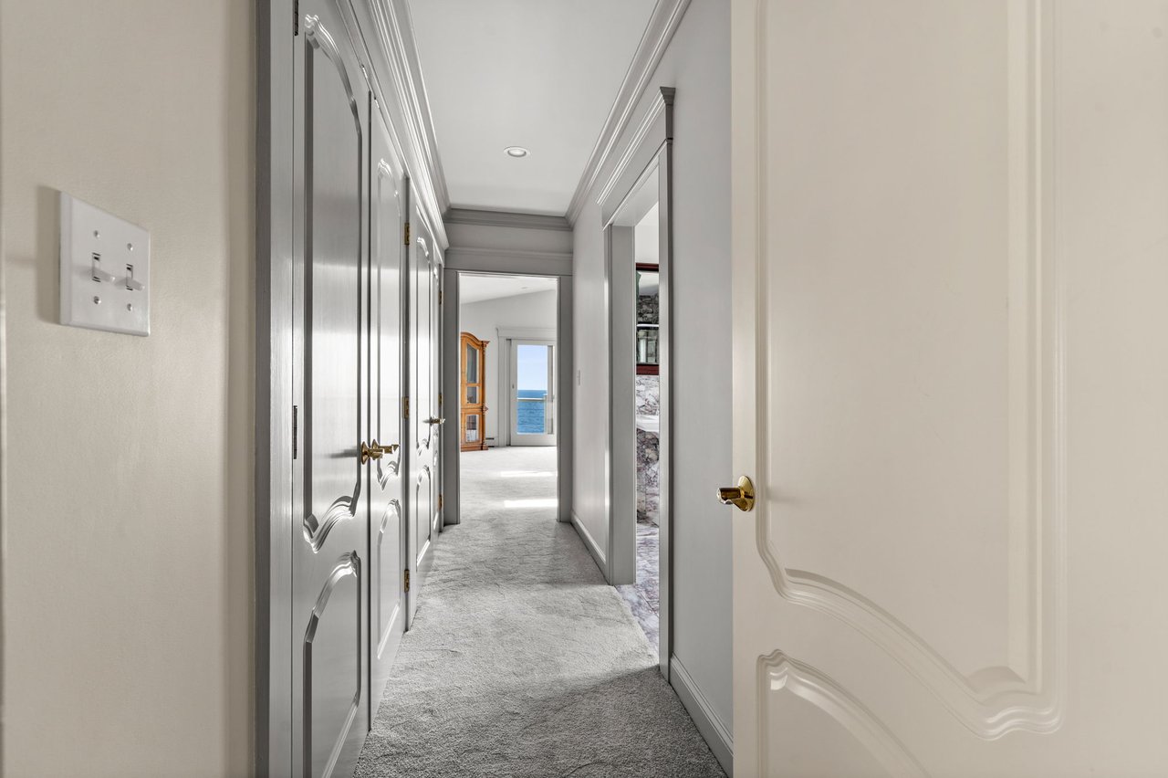 6 Naomi | Gloucester