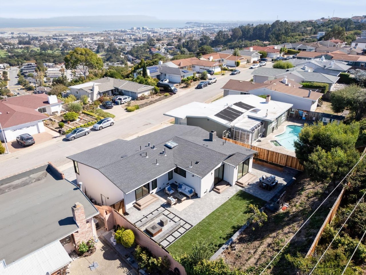 1041 Crestview Drive