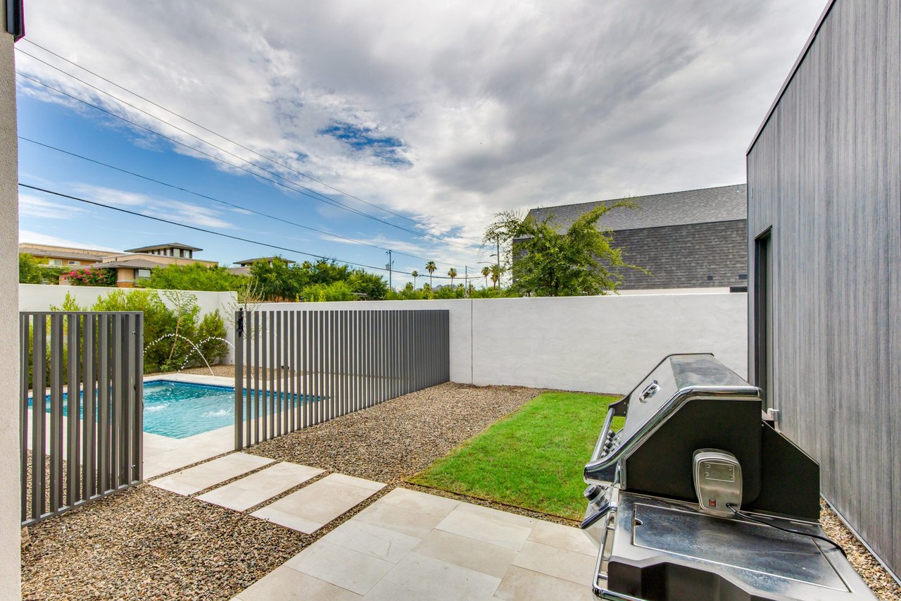 1328 E Pomelo Grove Ln.