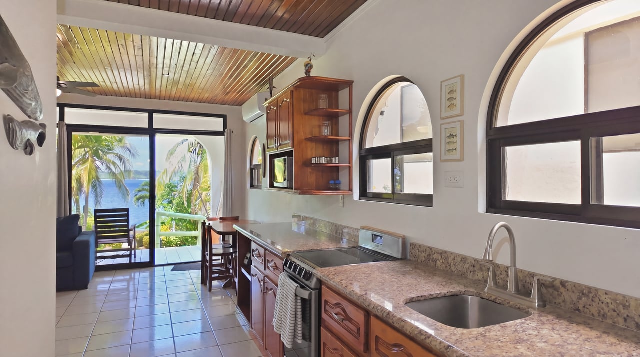 Flamingo Marina Cove 405 - Turnkey Beachfront Condo