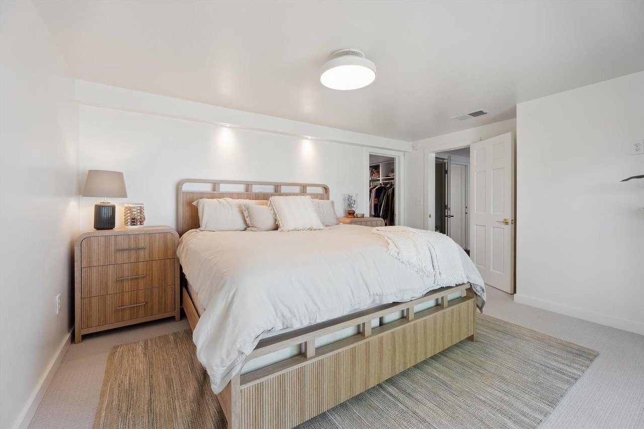 240 AQUAMARINE DRIVE