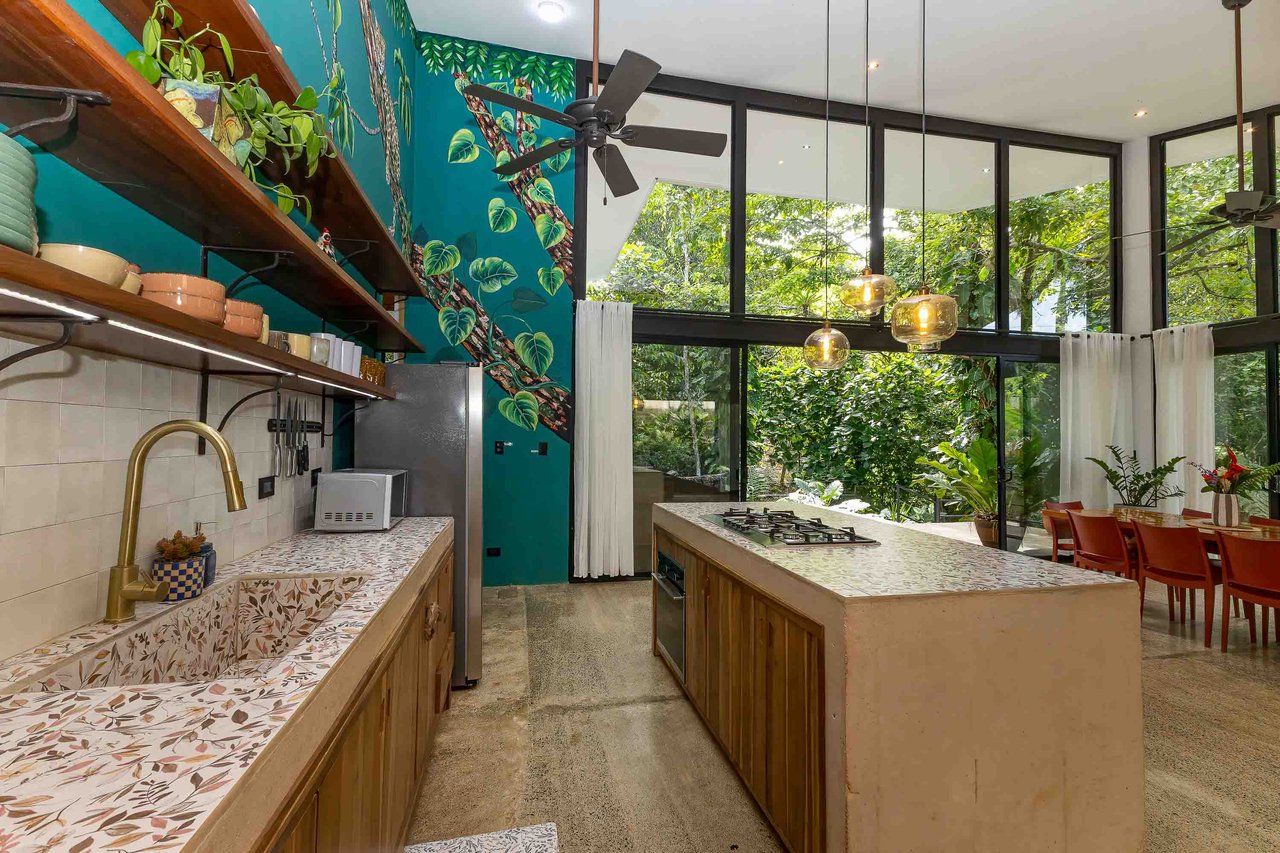 Furnished and Turnkey Home Rainforest Villa with Pool and Creek