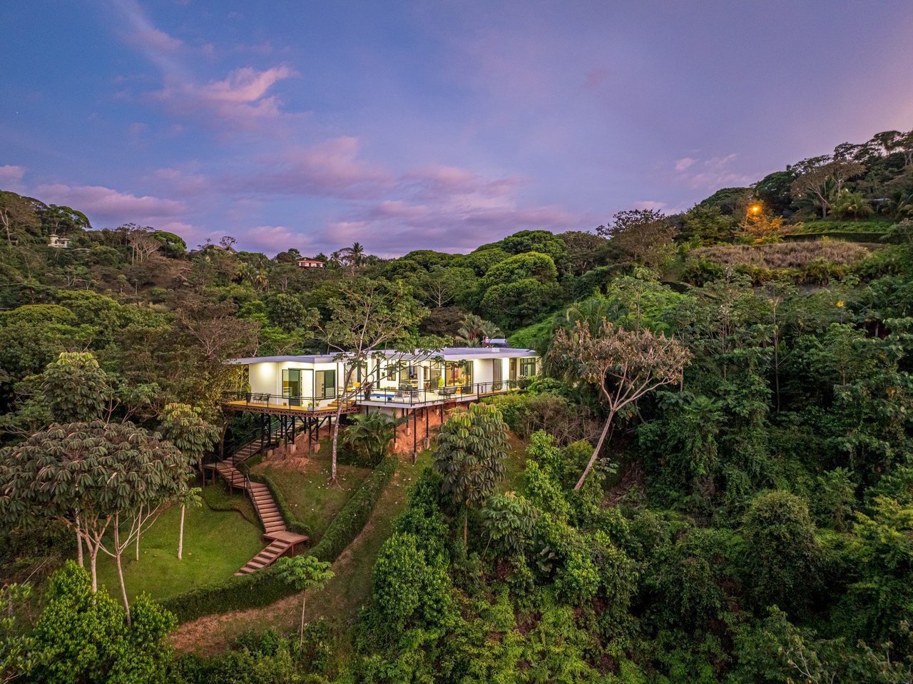 Stunning Ocean and Mountain Views, Casa Tres Galgos in Ojochal on Calle Perezoso