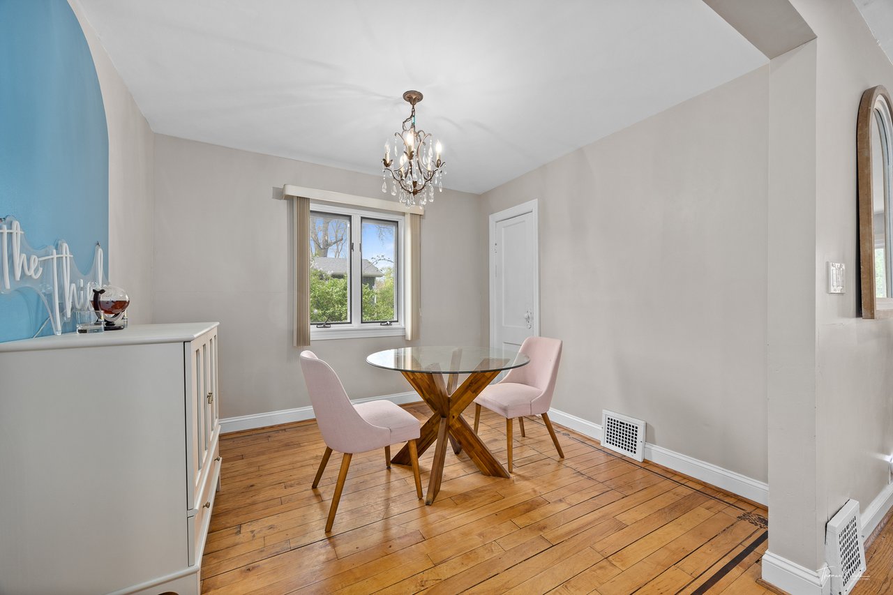 4046 Fairview Ave, Downers Grove