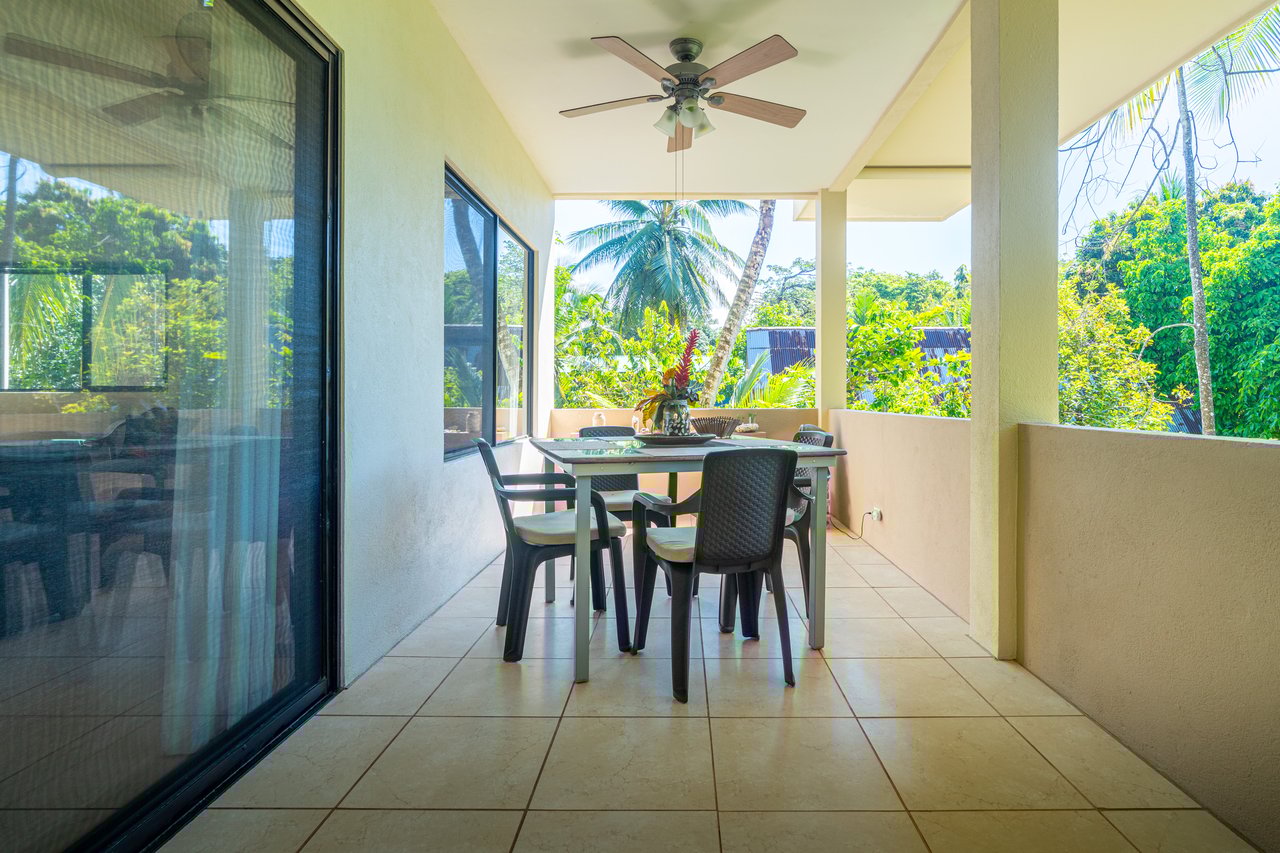 Casa Brisa de La Playa, 2 Bedroom Home Just Steps From the Beach!