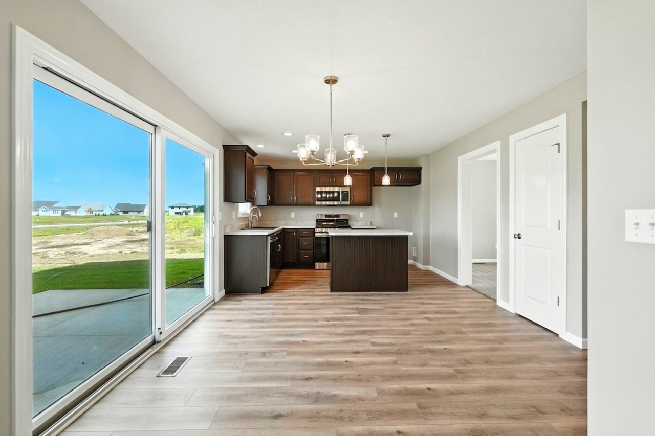 885 Zenos Blvd