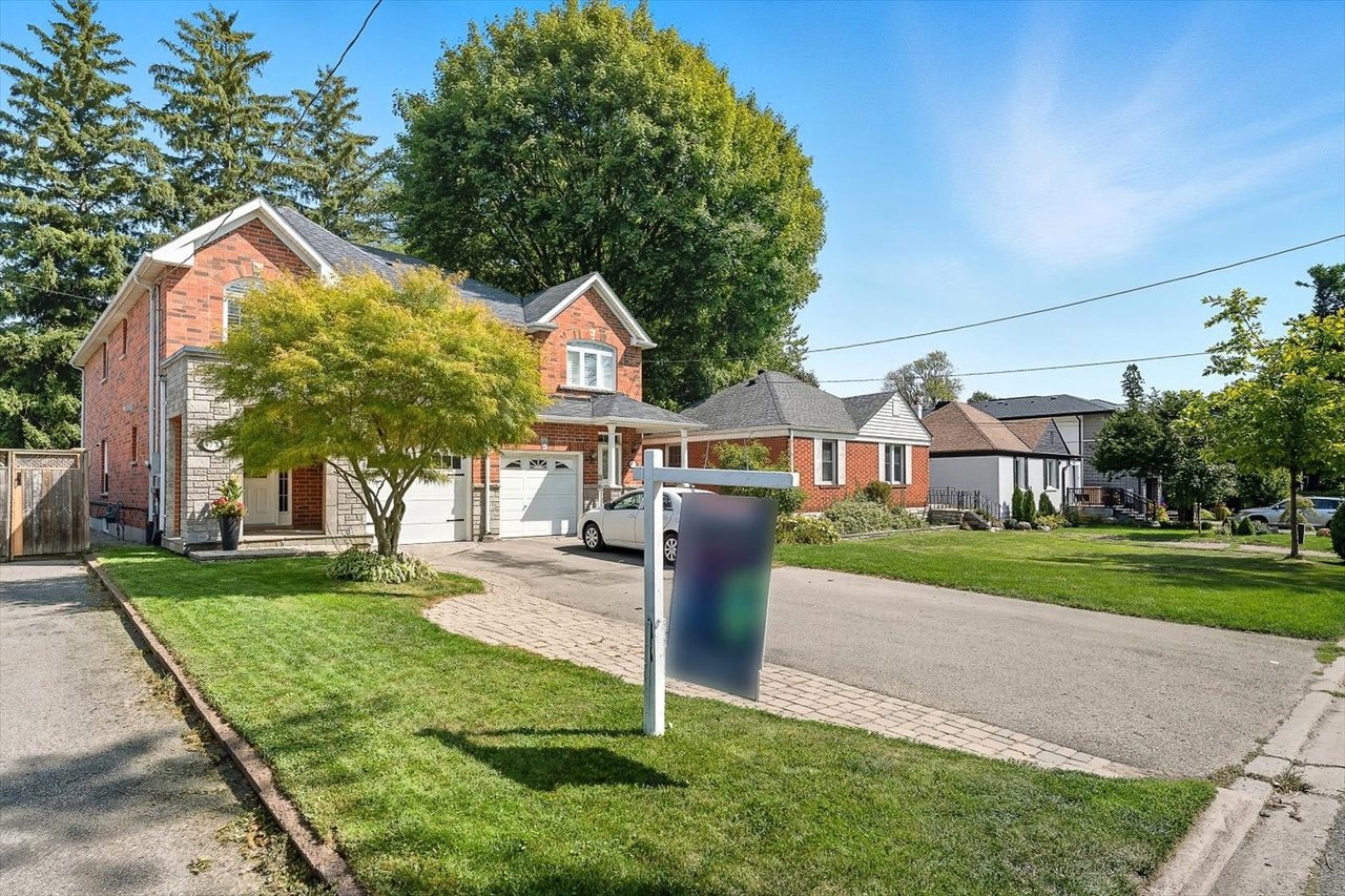 47A Oakwood Ave N