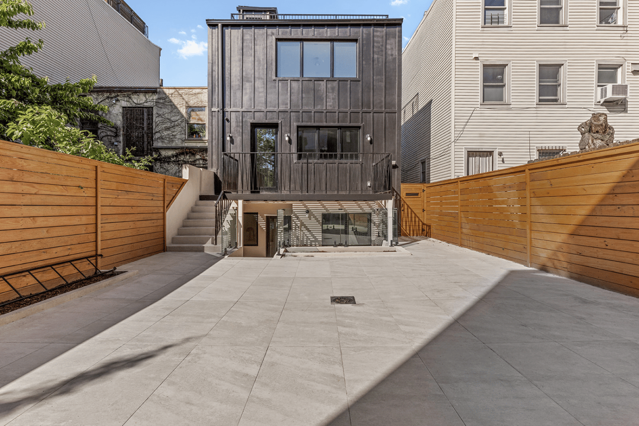 91 DIKEMAN Street