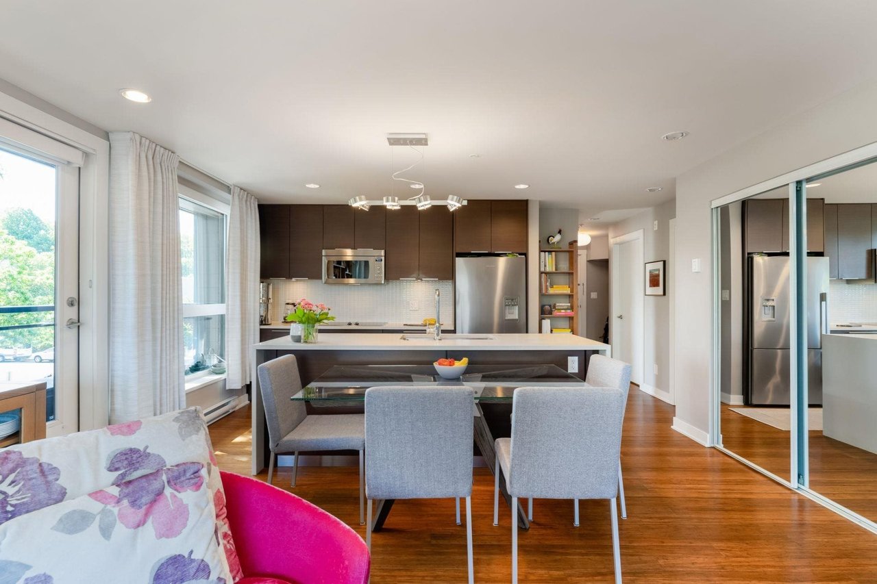 2481 Waterloo St, #301