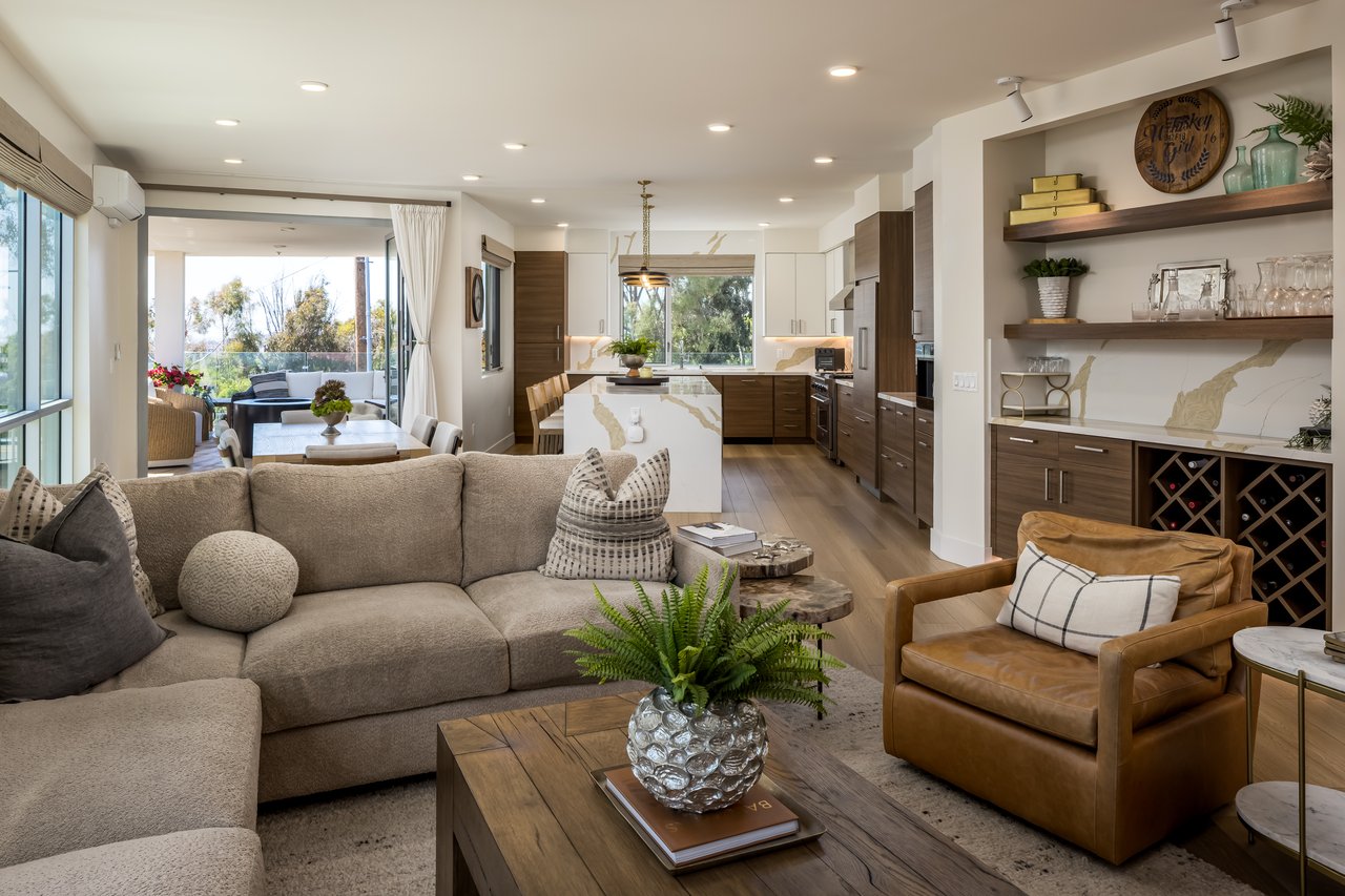  Downtown Carlsbad Coastal Residence 