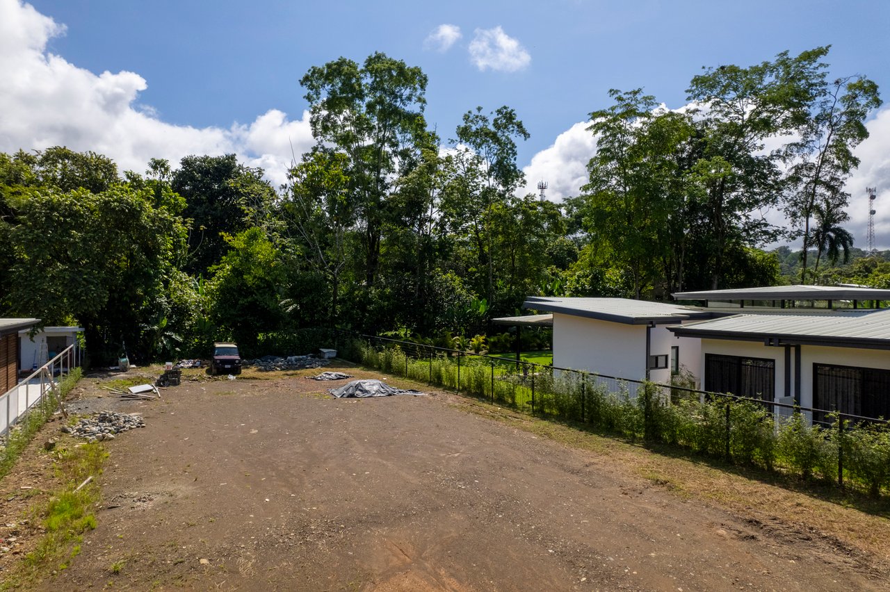 Beautiful Lot in Upscale Development in Prime Location in Uvita