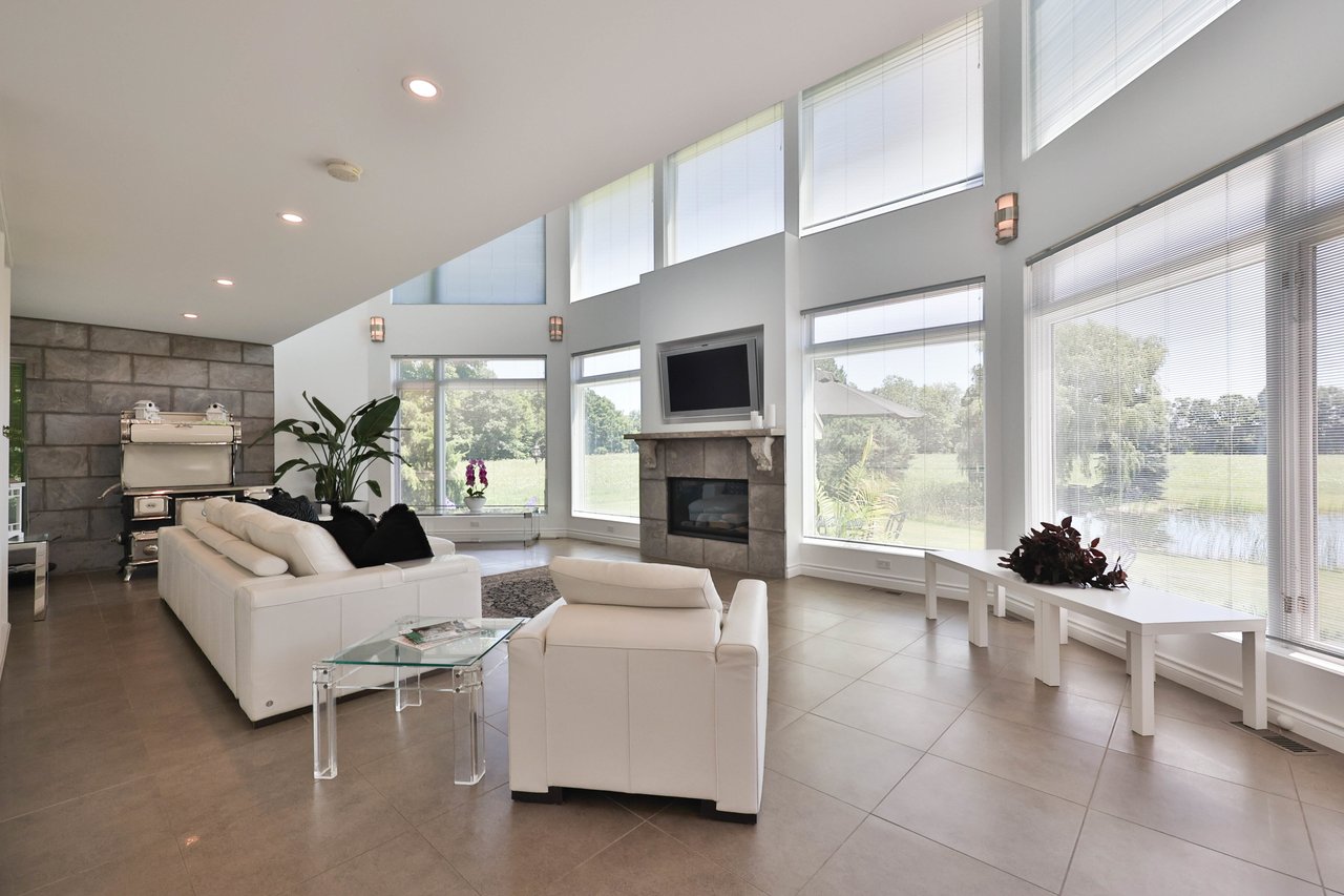 1270 1 Side Road, Burlington