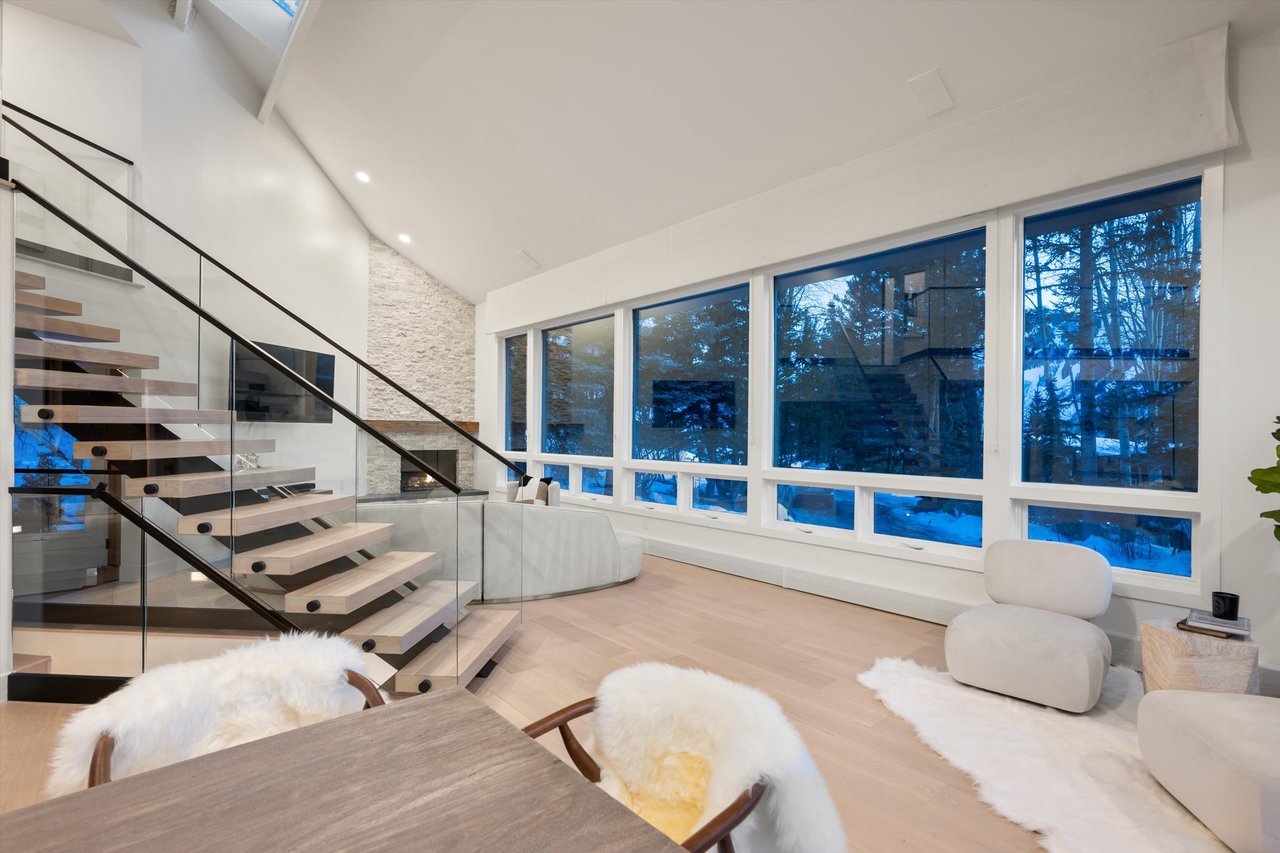 Designer Living with Unmatched Mountain Views