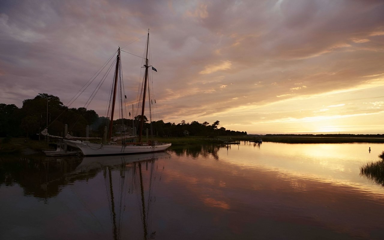 For Sale – Luxury Waterfront Properties