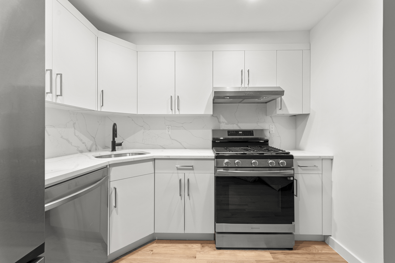 465A HALSEY Street TWNHSE