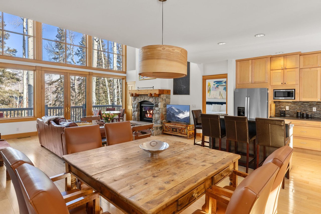 105 Polecat Ln