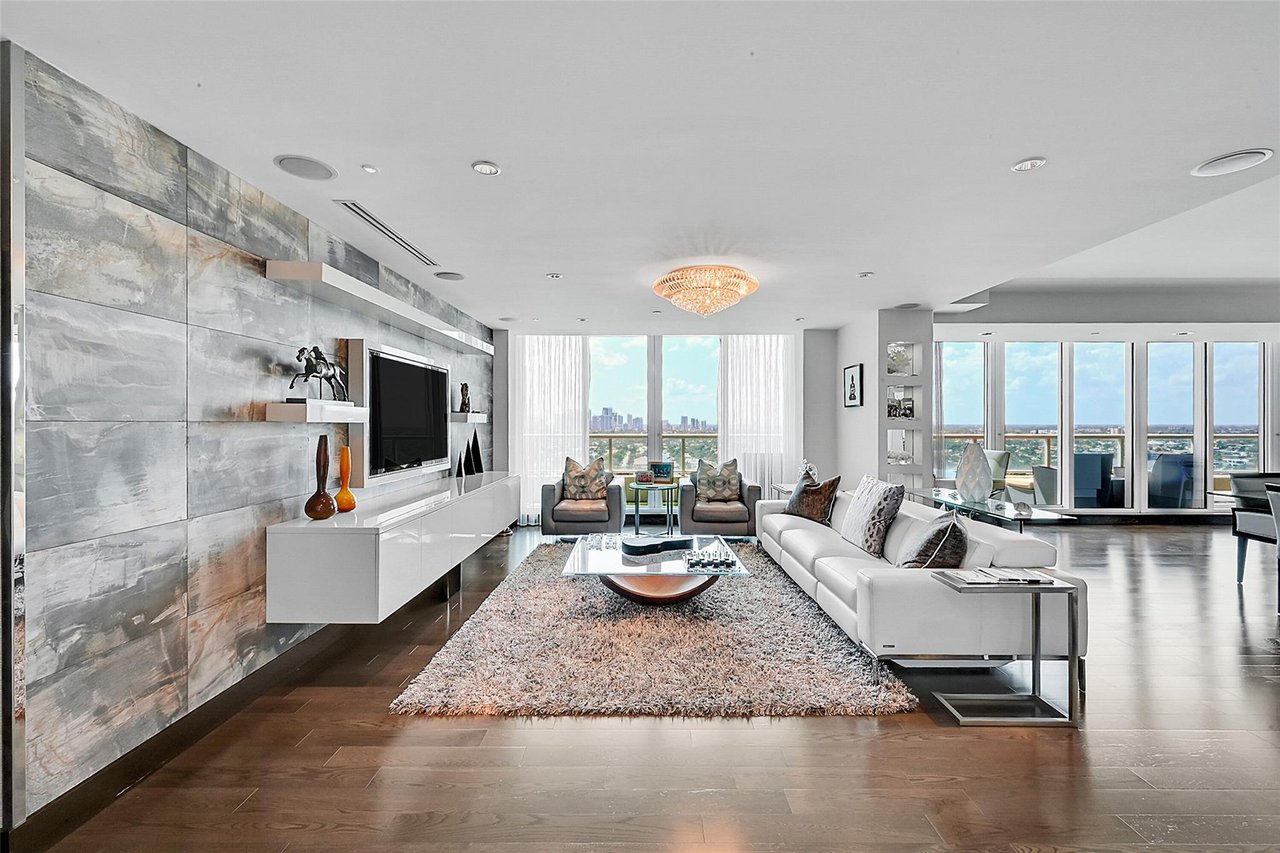 1 N Fort Lauderdale Beach Blvd 1905