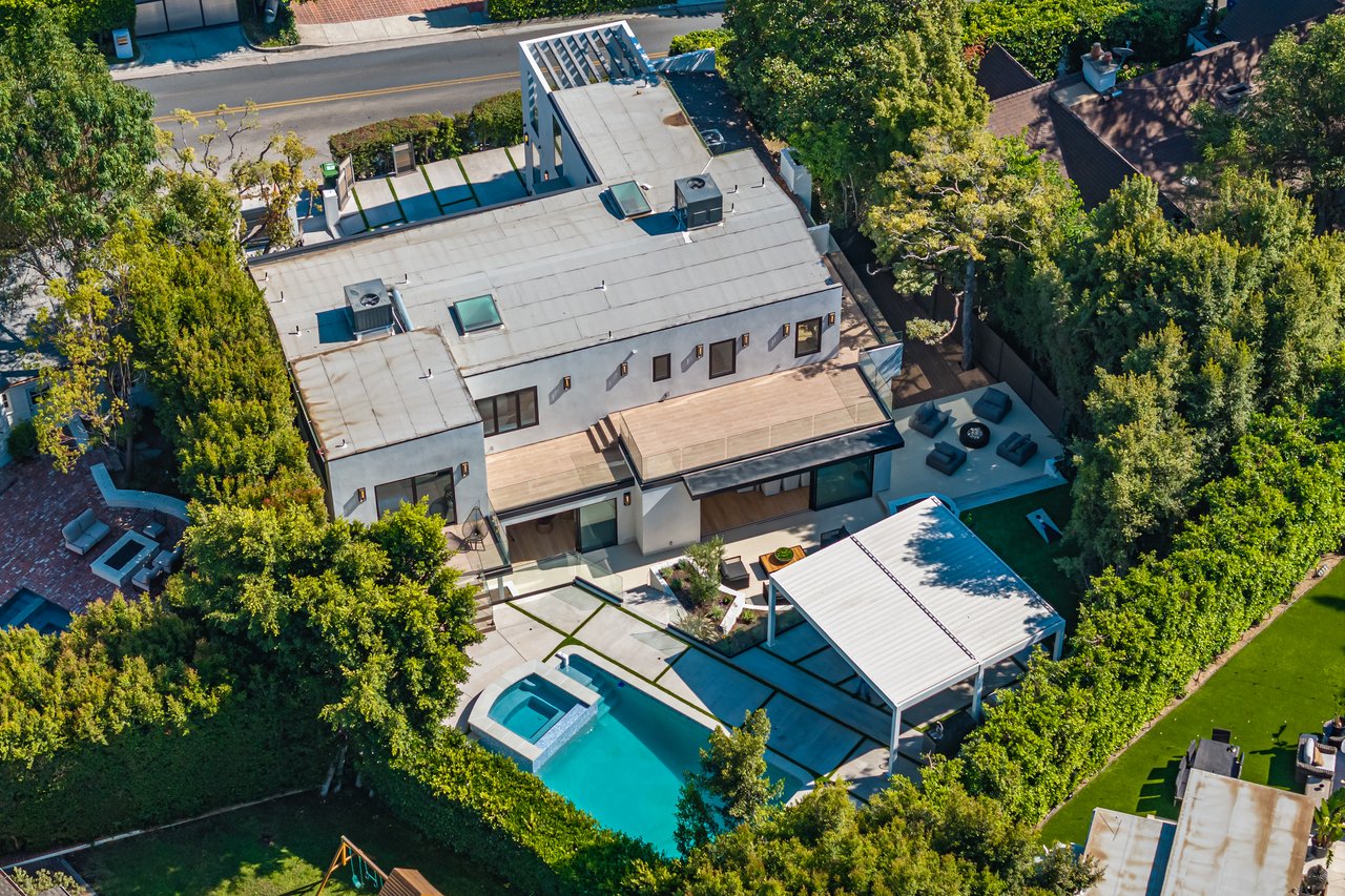 1271 Sunset Plaza