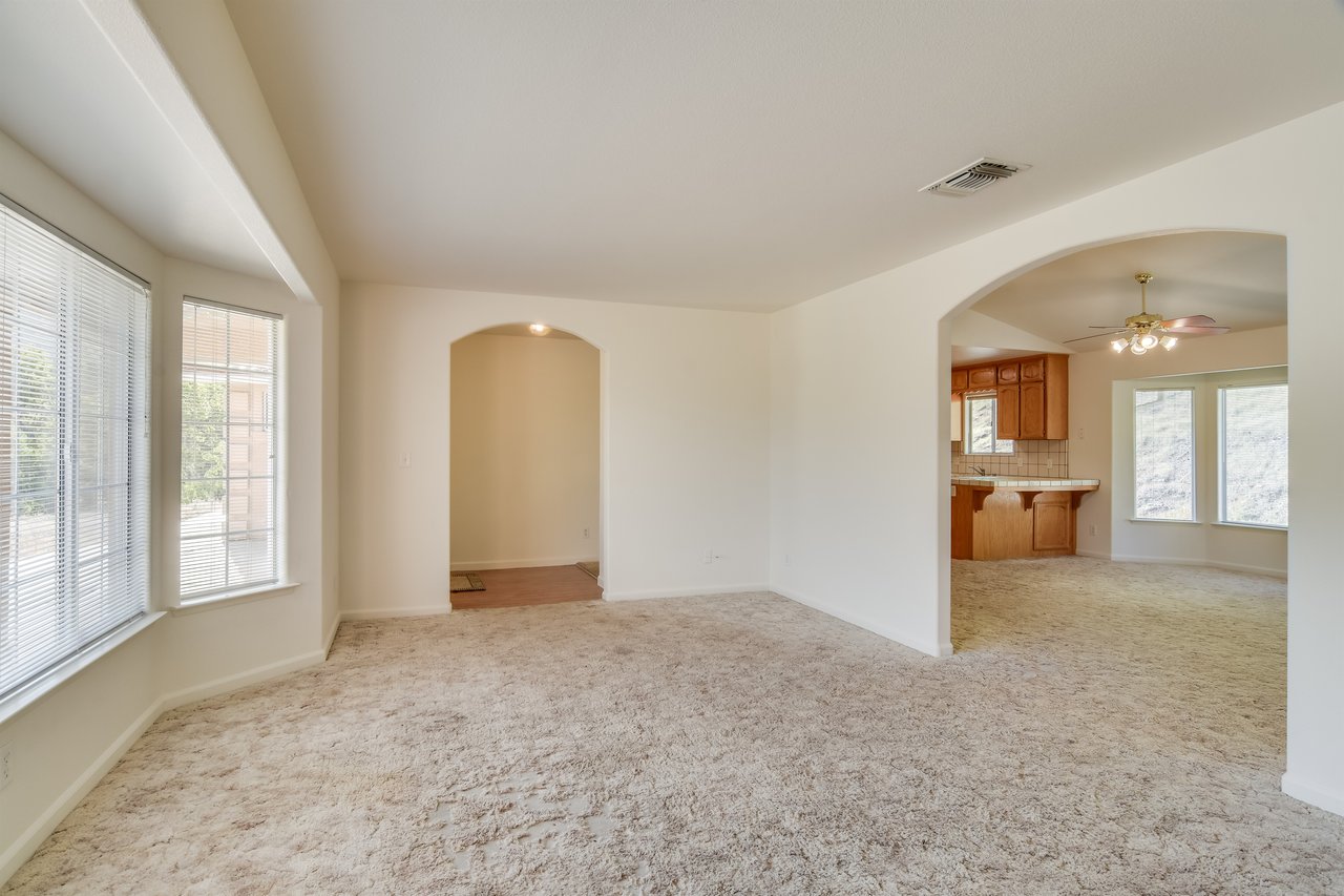 27557 Paradise Valley Lane Clovis California 93619
