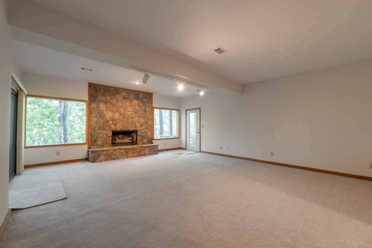 375 N Peak Drive