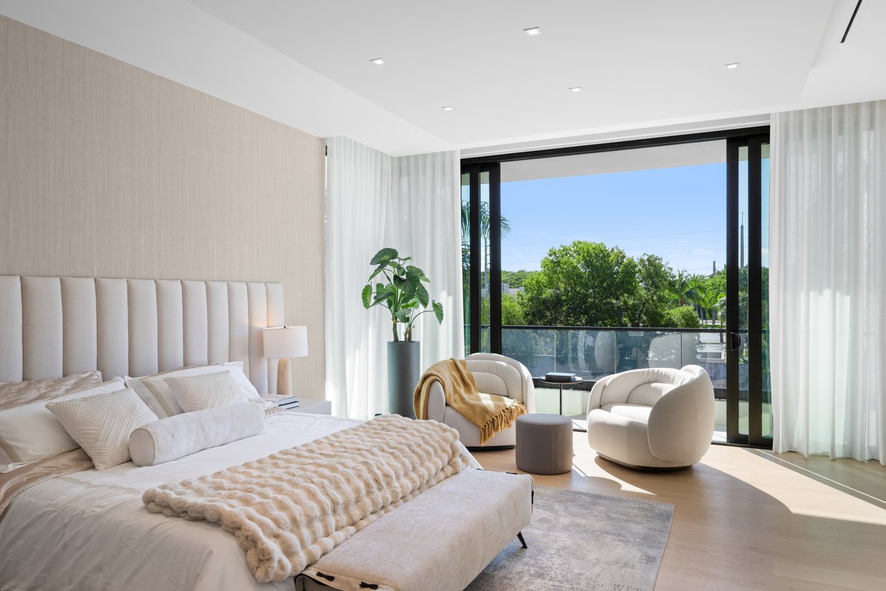 2950 NE 164th Street