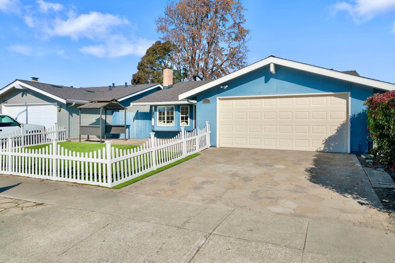 32490 Lake Temescal Ln