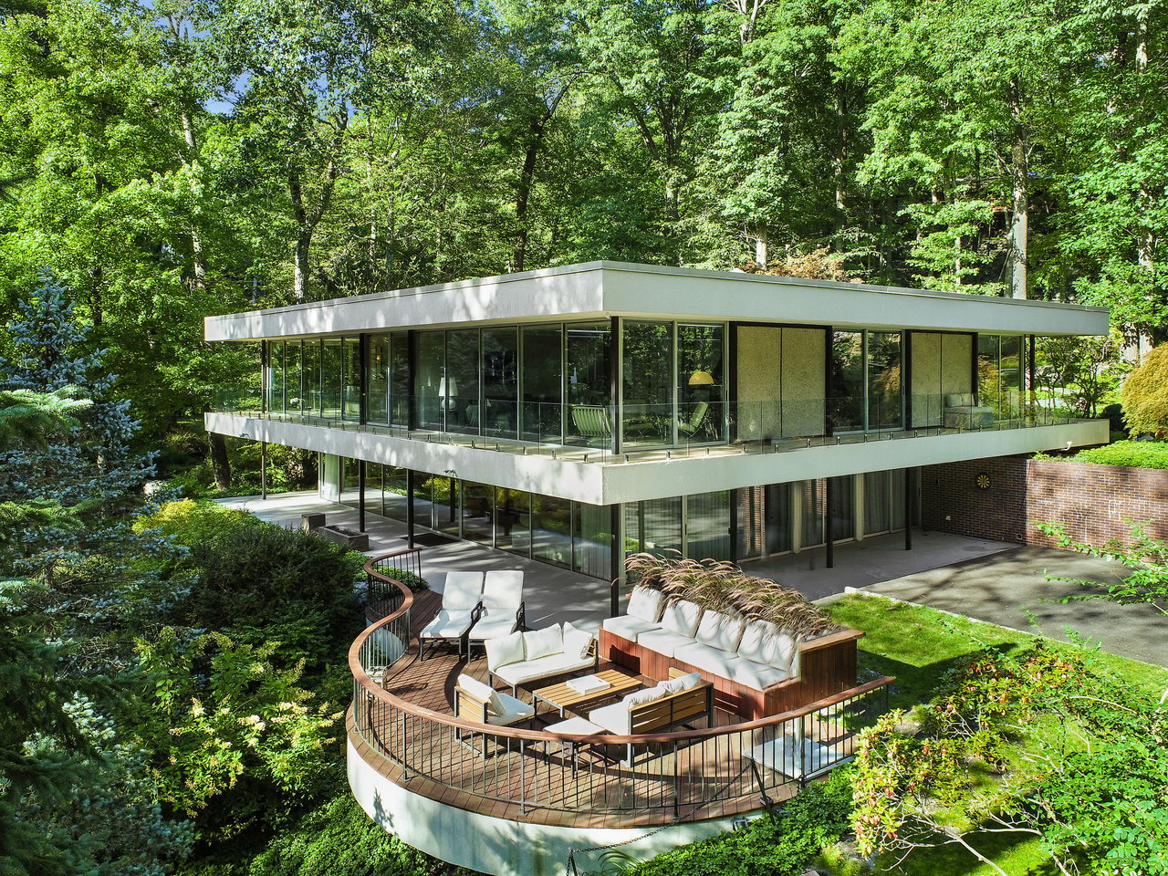 9 Tallwoods Rd, Armonk NY