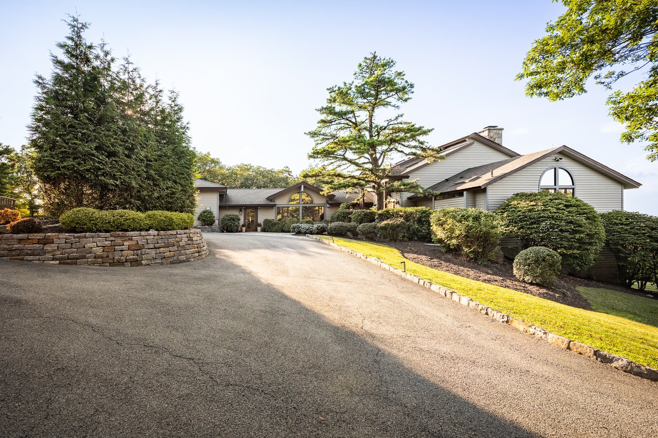 12 Mountain Brook Road