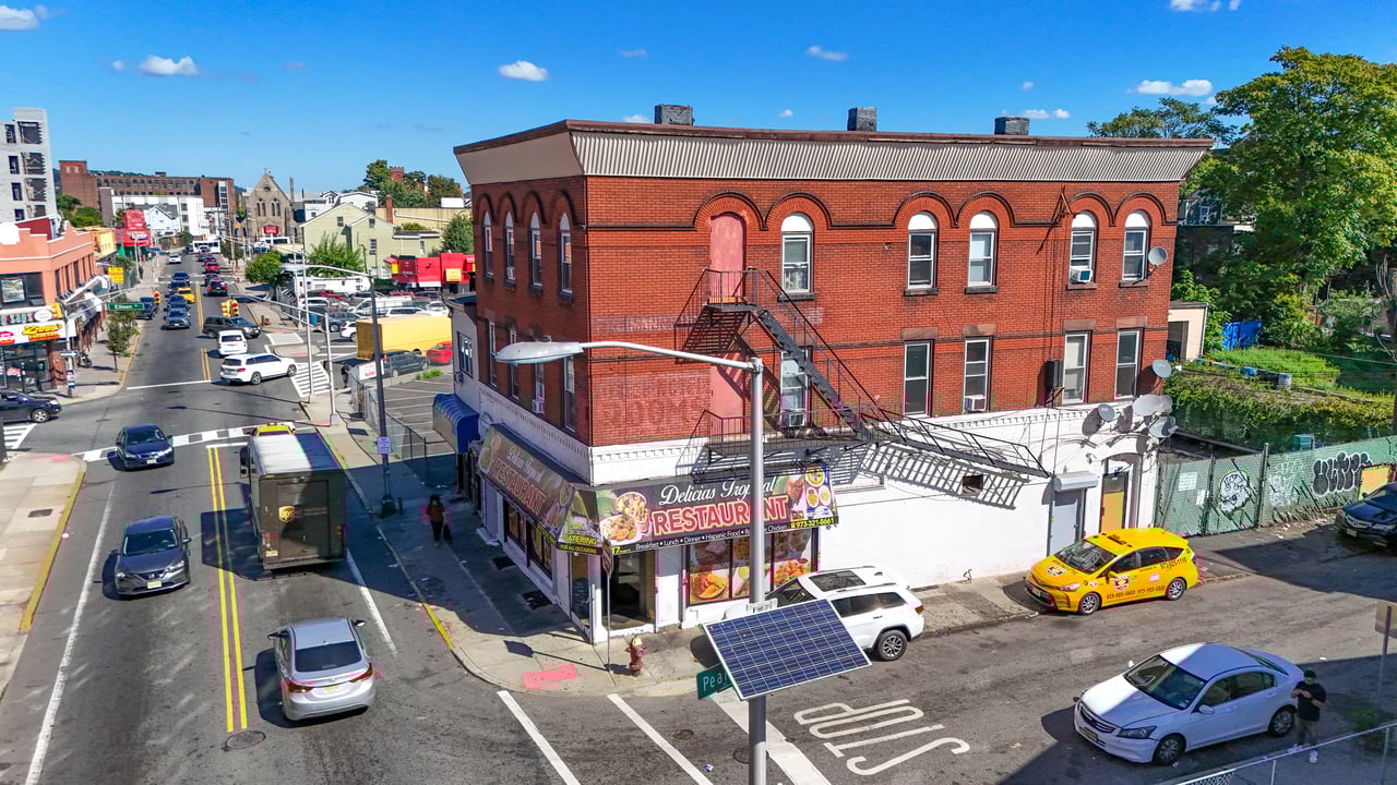 217 Straight St - Straight Street Rooms & Retail 