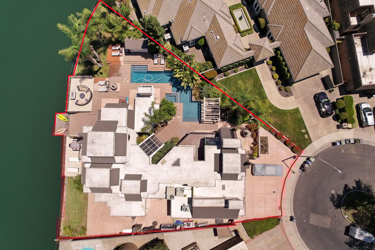 3845 Peninsula Ct