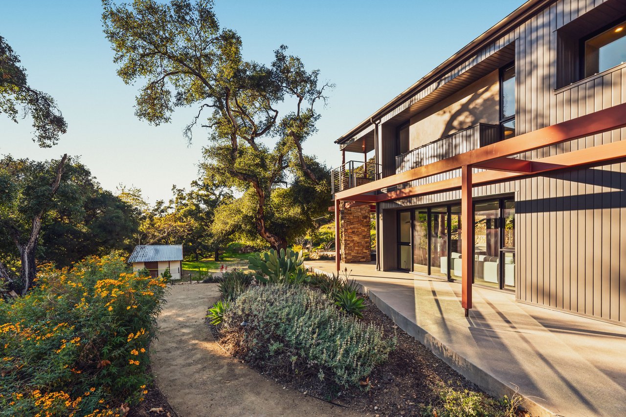 Extraordinary Modern Farmhouse 