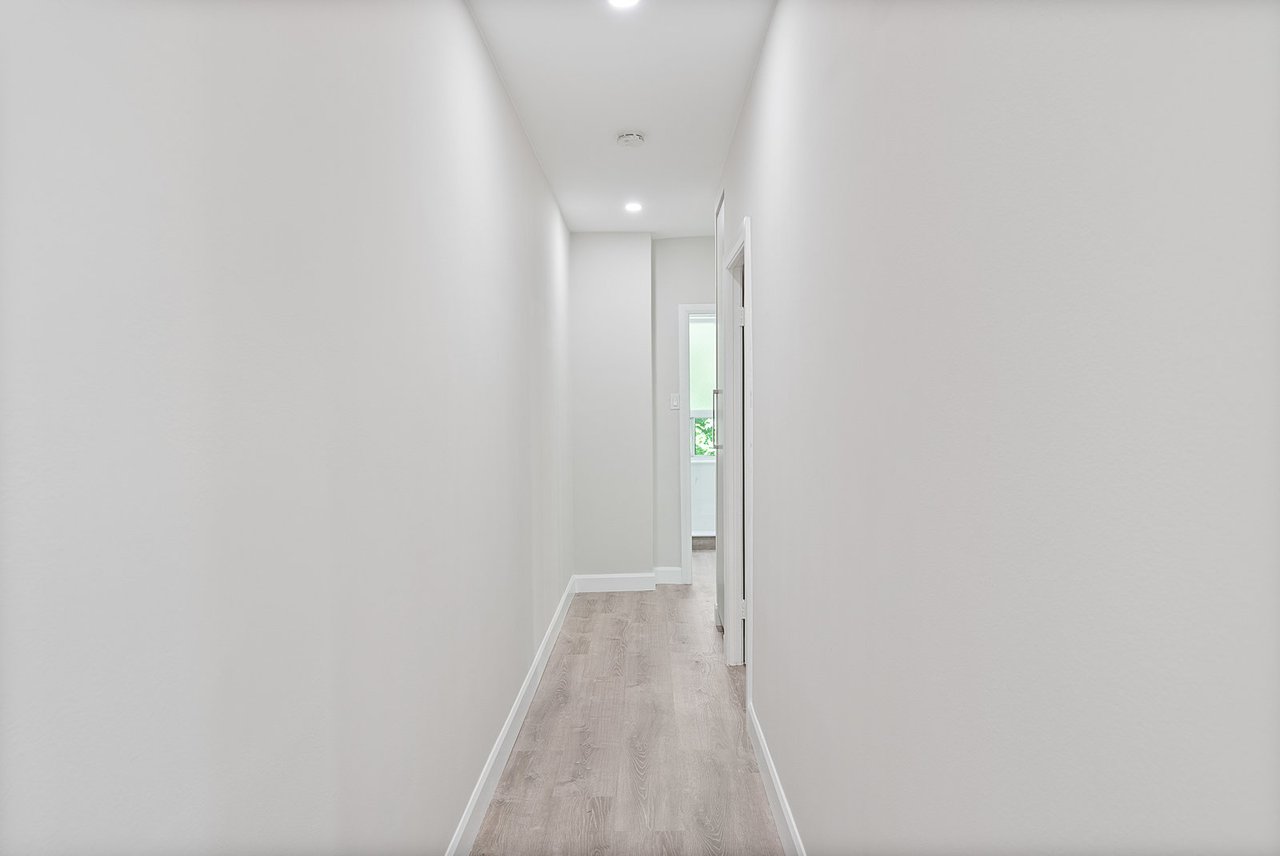 24 Shallmar Blvd Unit: 305