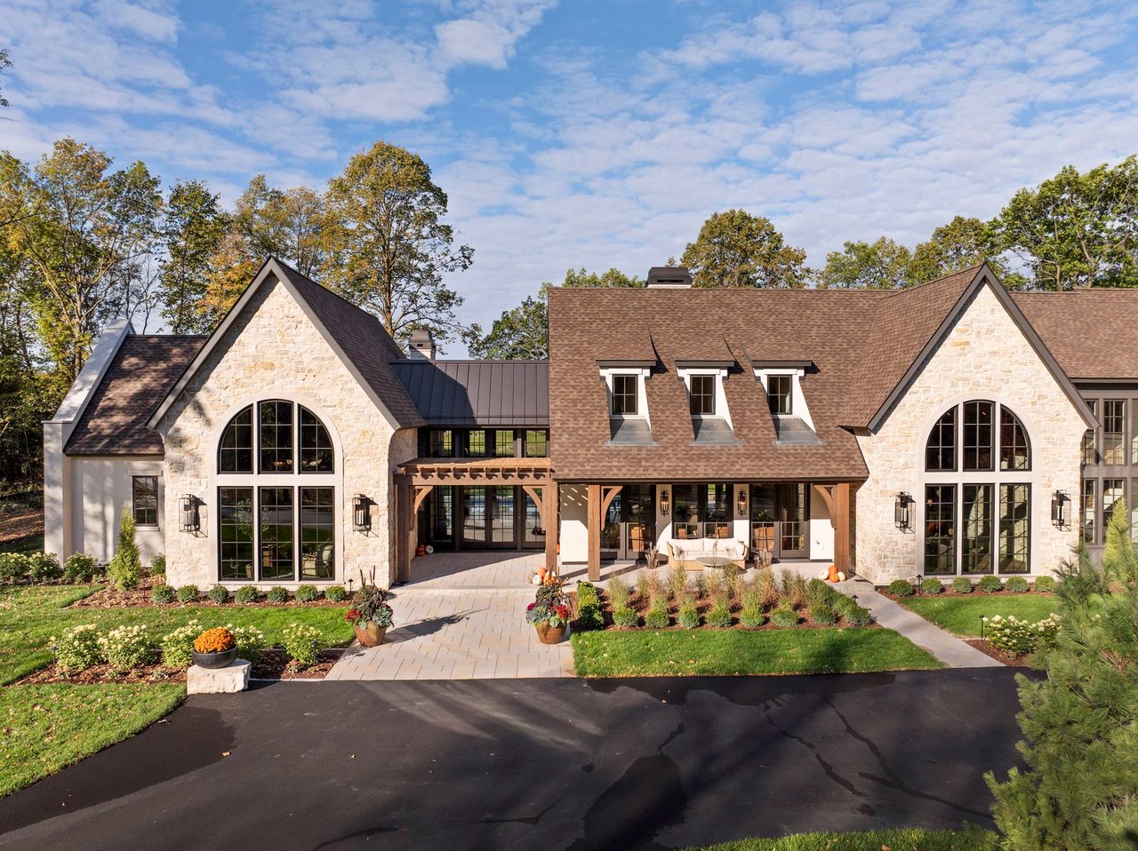 2295 Tamarack Drive, Medina