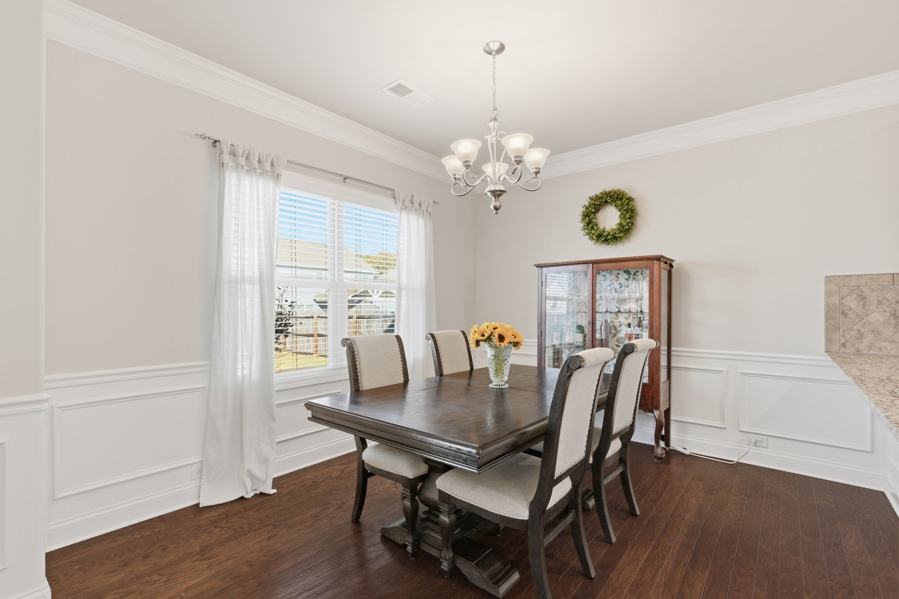 24 Dunsborough Drive