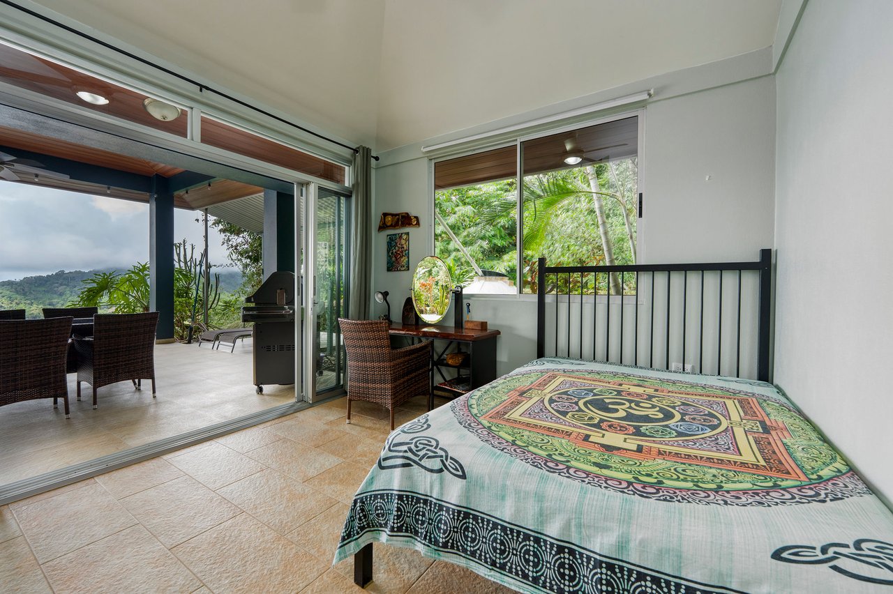 CASA TORTUGA – LAGUNAS OCEAN, MOUNTAIN, AND SUNSET VIEW HOME