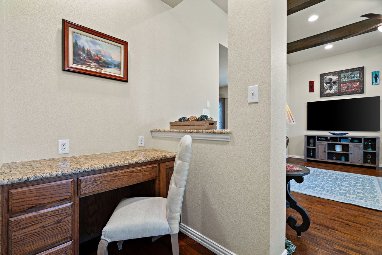 8628 Silverleaf Cir,