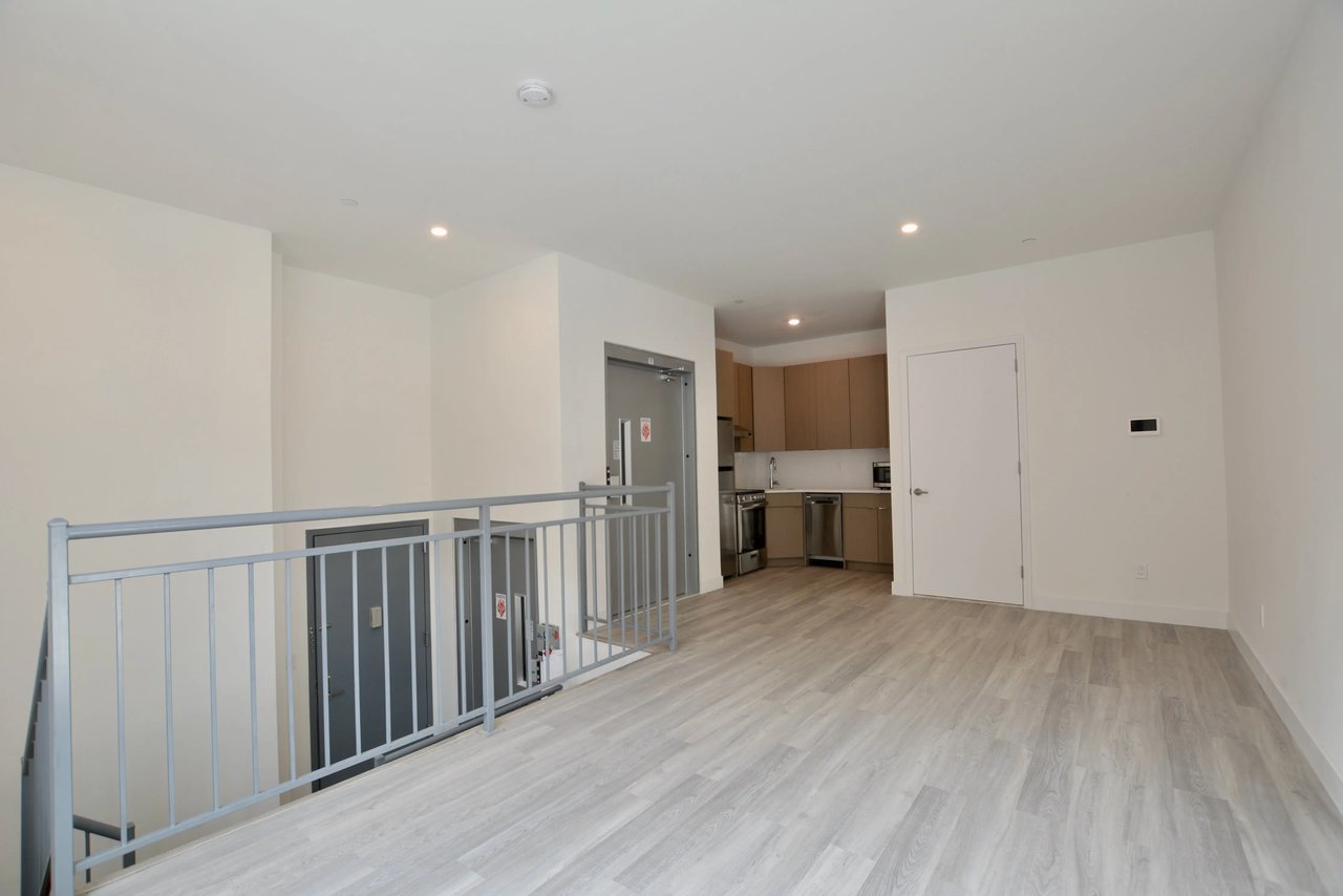 11-17 47 Road Unit: 1F
