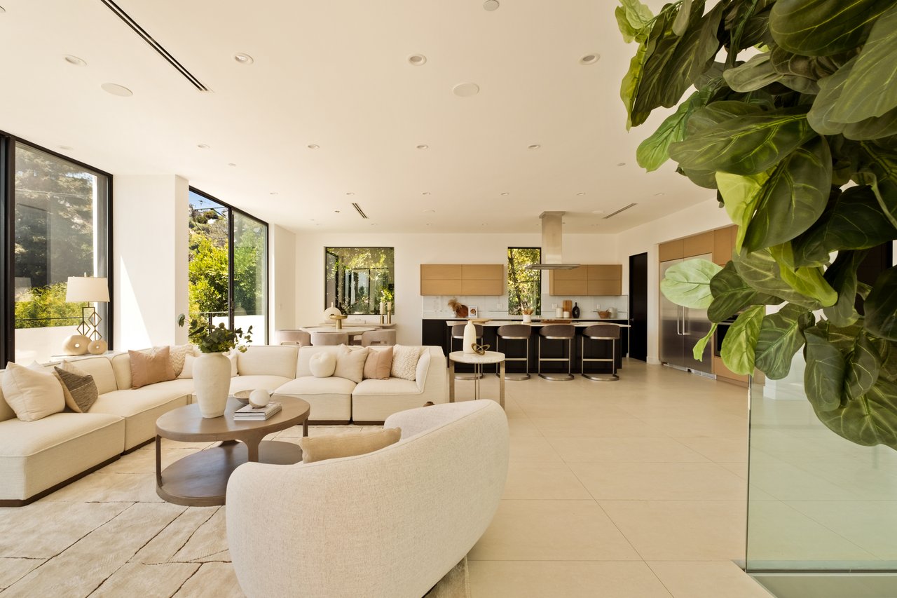 1516 Forest Knoll Dr, Sunset Strip