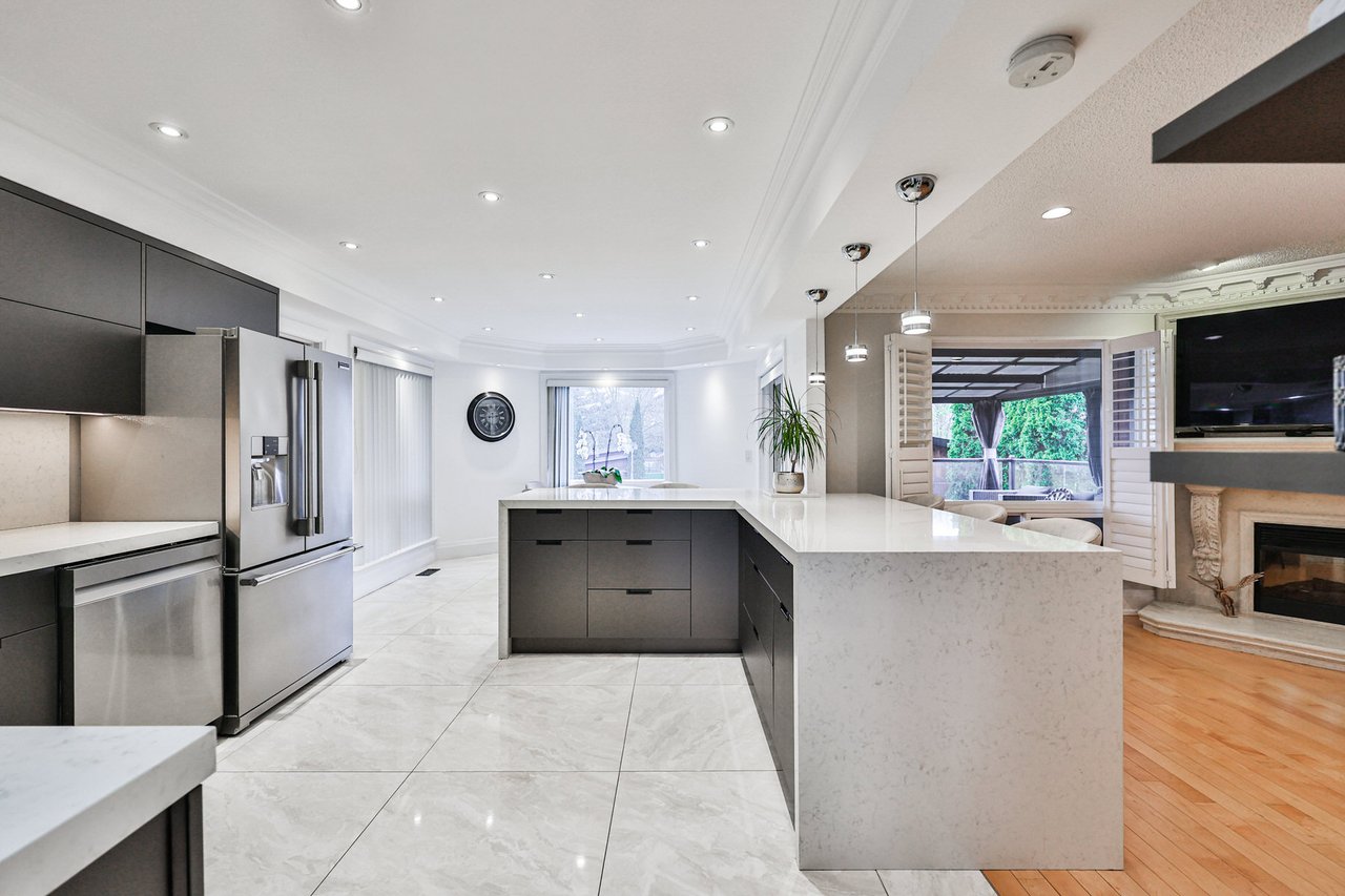 1414 Cawthra Rd