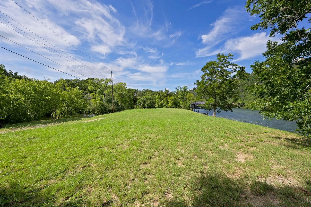 3418 Blue Jay Lane